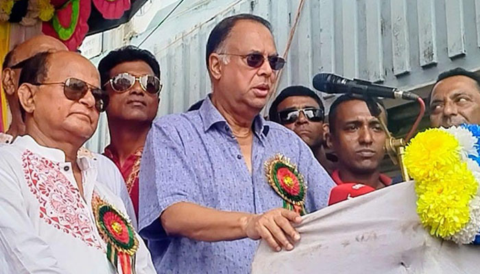 ‘সমাজকে রাজনীতির ঊর্ধ্বে রাখলে সবাই সম্প্রীতিতে বসবাস করবে’ ‘সমাজকে রাজনীতির ঊর্ধ্বে রাখলে সবাই সম্প্রীতিতে বসবাস করবে’