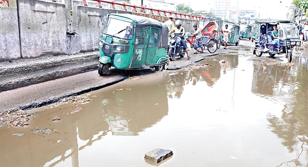যান চলাচলে চরম ভোগান্তি