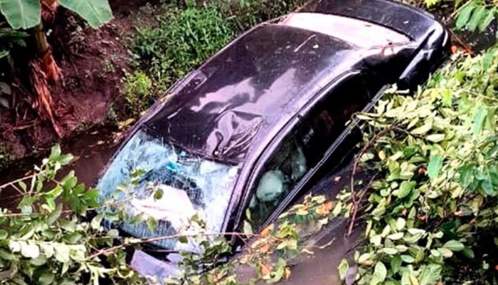 কুমিল্লায় প্রাইভেটকারের ধাক্কায় মা-মেয়ের মৃত্যু কুমিল্লায় প্রাইভেটকারের ধাক্কায় মা-মেয়ের মৃত্যু