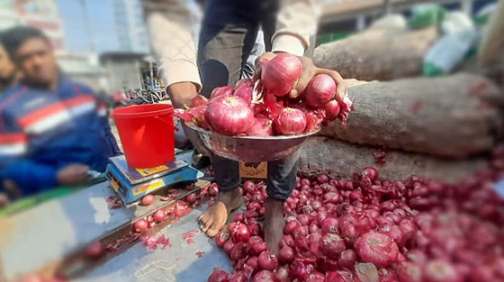 সাড়ে ৫ মাস পর আবারও ভারতীয় পেঁয়াজ আমদানি শুরু সাড়ে ৫ মাস পর আবারও ভারতীয় পেঁয়াজ আমদানি শুরু