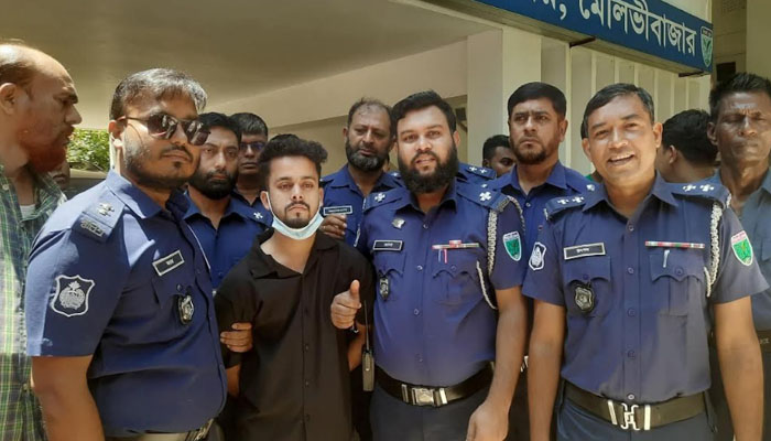 মৌলভীবাজারে ব্যবসায়ী রুবেল হত্যায় ঘাতক জুহেল গ্রেপ্তার মৌলভীবাজারে ব্যবসায়ী রুবেল হত্যায় ঘাতক জুহেল গ্রেপ্তার