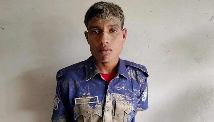 রাজবাড়ীতে ভুয়া পুলিশ গ্রেপ্তার রাজবাড়ীতে ভুয়া পুলিশ গ্রেপ্তার