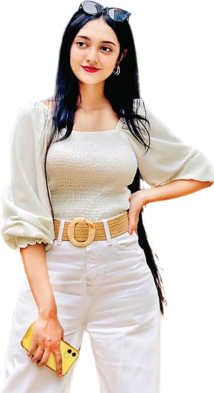 ‘একগুচ্ছ কদম’ নিয়ে নির্বাক পারশা, মুগ্ধ দর্শক ‘একগুচ্ছ কদম’ নিয়ে নির্বাক পারশা, মুগ্ধ দর্শক