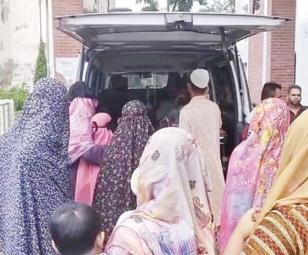 নামাজ পড়াতে যাওয়ার পথে প্রাণ গেল ইমামের নামাজ পড়াতে যাওয়ার পথে প্রাণ গেল ইমামের