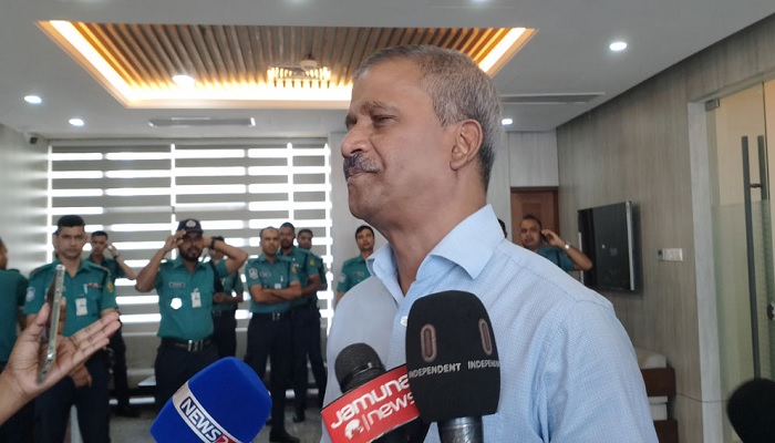 ফেব্রুয়ারিতেই নির্বাচন, পিছিয়ে আসার চিন্তা নেই: আইন উপদেষ্টা ফেব্রুয়ারিতেই নির্বাচন, পিছিয়ে আসার চিন্তা নেই: আইন উপদেষ্টা