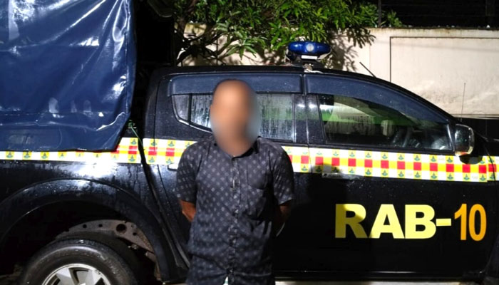 রাজবাড়ীতে আলোচিত আমজাদ খান হত্যা মামলার আসামি গ্রেপ্তার রাজবাড়ীতে আলোচিত আমজাদ খান হত্যা মামলার আসামি গ্রেপ্তার