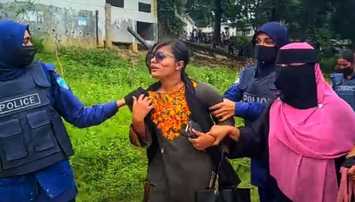 রোহিঙ্গা ক্যাম্পে চাকুরিচ্যুত শিক্ষকদের কর্মসূচি পুলিশের বাধায় ভন্ডুল রোহিঙ্গা ক্যাম্পে চাকুরিচ্যুত শিক্ষকদের কর্মসূচি পুলিশের বাধায় ভন্ডুল