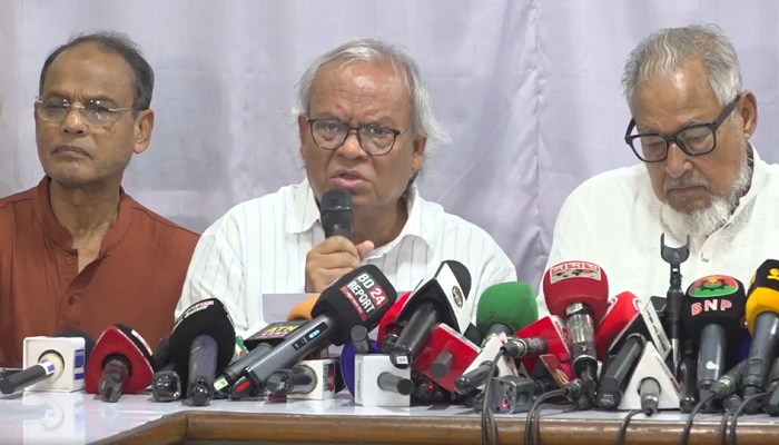 দেশে গণতন্ত্র এখনো পুনরুদ্ধার হয়নি: রিজভী দেশে গণতন্ত্র এখনো পুনরুদ্ধার হয়নি: রিজভী