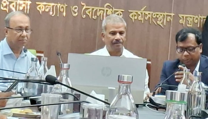 শ্রমিকদের জন্য প্রবাসী কল্যাণ উপদেষ্টা আসিফ নজরুলের বড় ‘সুখবর’