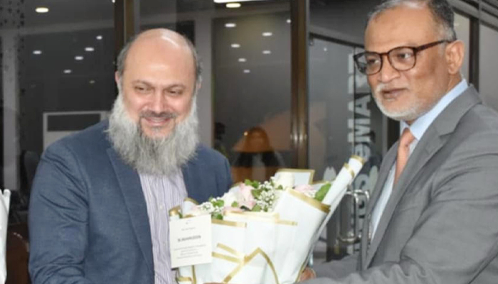 চারদিনের সফরে ঢাকায় পৌঁছেছেন পাকিস্তানের বাণিজ্যমন্ত্রী চারদিনের সফরে ঢাকায় পৌঁছেছেন পাকিস্তানের বাণিজ্যমন্ত্রী