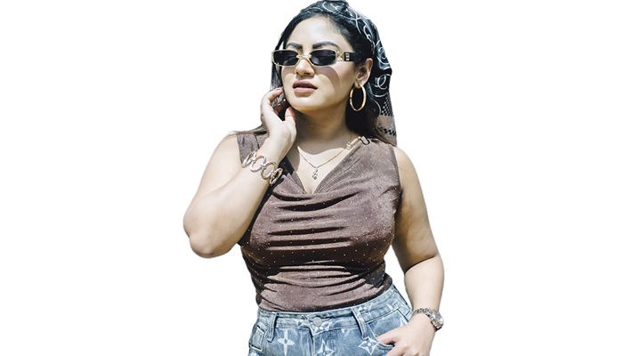 নতুন ব্যবসায় মৌ খান নতুন ব্যবসায় মৌ খান