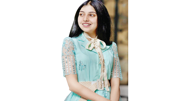 ক্রুজার বোটে পরিবার নিয়ে কোথায় ছুটলেন পড়শী? ক্রুজার বোটে পরিবার নিয়ে কোথায় ছুটলেন পড়শী?