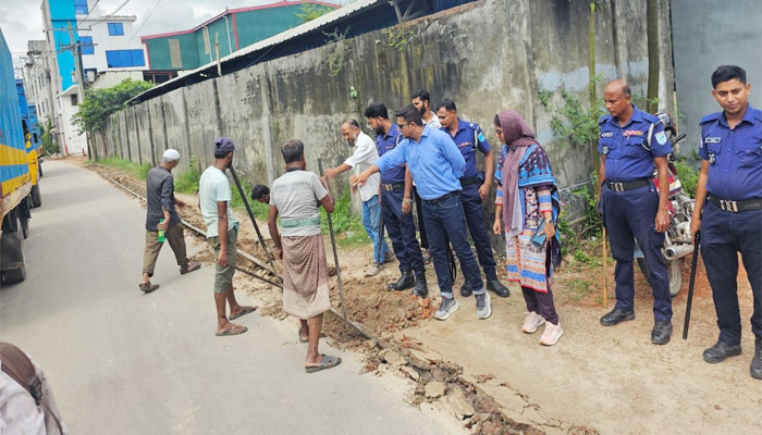 অবৈধ গ্যাস সংযোগ উচ্ছেদে তিতাস অভিযান অব্যহত, জরিমানা আদায় অবৈধ গ্যাস সংযোগ উচ্ছেদে তিতাস অভিযান অব্যহত, জরিমানা আদায়