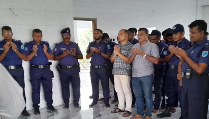 গজারিয়ার চরাঞ্চল গুয়াগাছিয়ায় পুলিশ ক্যাম্পের আনুষ্ঠানিক কার্যক্রম শুরু গজারিয়ার চরাঞ্চল গুয়াগাছিয়ায় পুলিশ ক্যাম্পের আনুষ্ঠানিক কার্যক্রম শুরু