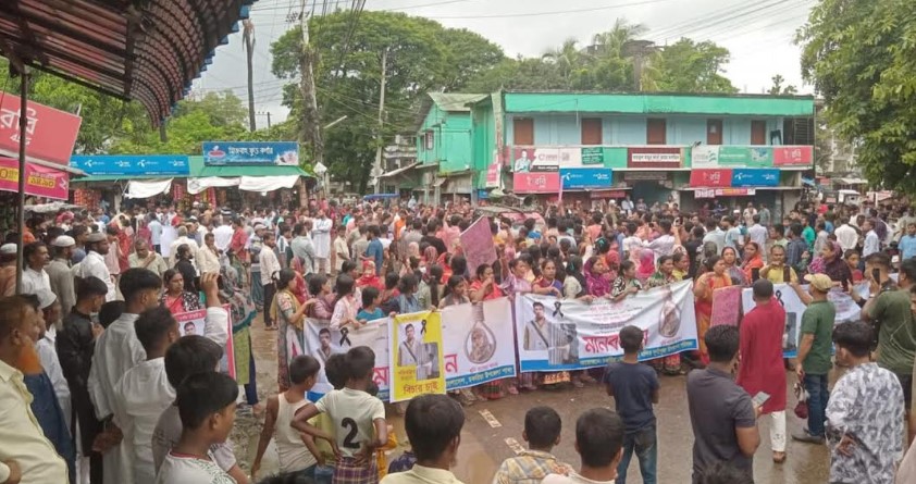 চকরিয়া থানা হাজতে যুবকের মৃত্যু, বিক্ষুব্ধ জনতার বিক্ষোভ চকরিয়া থানা হাজতে যুবকের মৃত্যু, বিক্ষুব্ধ জনতার বিক্ষোভ