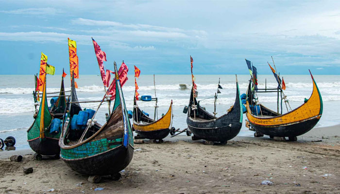 ট্রলারসহ ১২ জেলেকে ধরে নিয়ে গেছে আরাকান আর্মি ট্রলারসহ ১২ জেলেকে ধরে নিয়ে গেছে আরাকান আর্মি