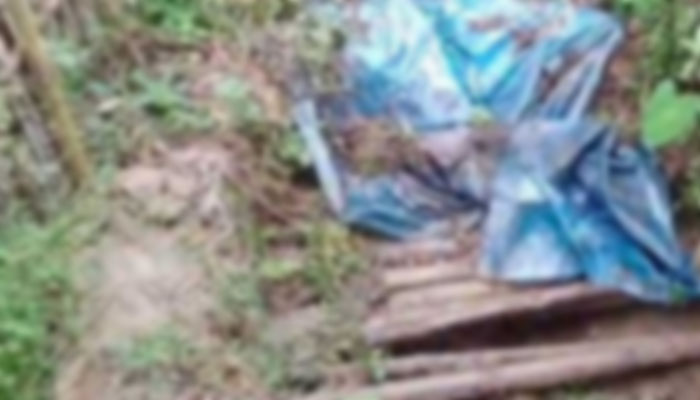 সিরাজগঞ্জে কবরস্থান থেকে ৭ কংকাল চুরি, তদন্তে পুলিশ সিরাজগঞ্জে কবরস্থান থেকে ৭ কংকাল চুরি, তদন্তে পুলিশ