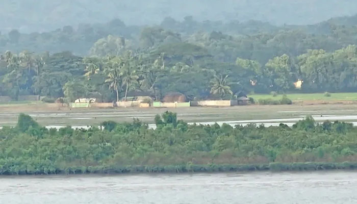 টেকনাফ সীমান্তে গোলাগুলির শব্দ, রোহিঙ্গাদের অনুপ্রবেশের চেষ্টা টেকনাফ সীমান্তে গোলাগুলির শব্দ, রোহিঙ্গাদের অনুপ্রবেশের চেষ্টা