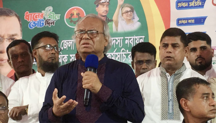 চাঁদাবাজ-দখলবাজদের দলে ঠাঁই নেই: রিজভী চাঁদাবাজ-দখলবাজদের দলে ঠাঁই নেই: রিজভী