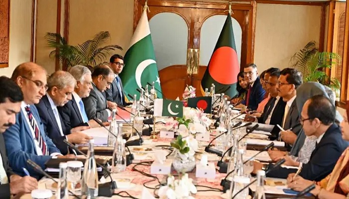 ঢাকায় তৌহিদ-ইসহাক দ্বিপক্ষীয় বৈঠক অনুষ্ঠিত ঢাকায় তৌহিদ-ইসহাক দ্বিপক্ষীয় বৈঠক অনুষ্ঠিত