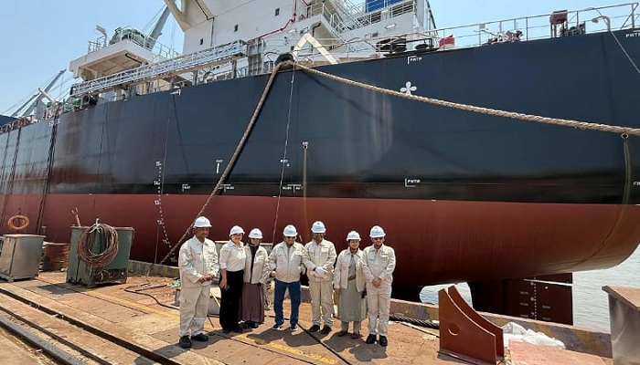 চীনে বিএসসির নির্মাণাধীন জাহাজ পরিদর্শন করলেন নৌ-উপদেষ্টা চীনে বিএসসির নির্মাণাধীন জাহাজ পরিদর্শন করলেন নৌ-উপদেষ্টা