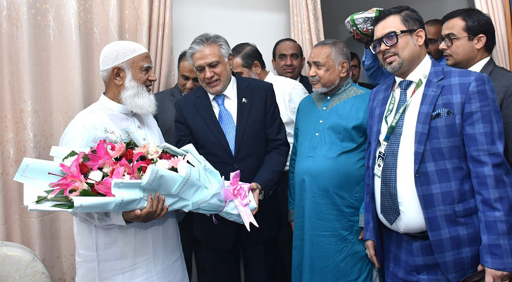 জামায়াত আমিরের সঙ্গে পাকিস্তানের উপ-প্রধানমন্ত্রীর সাক্ষাৎ জামায়াত আমিরের সঙ্গে পাকিস্তানের উপ-প্রধানমন্ত্রীর সাক্ষাৎ