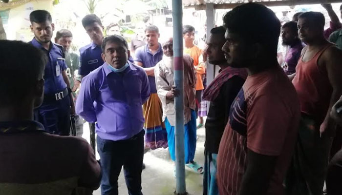 চুয়াডাঙ্গায় মেয়াদোত্তীর্ণ কীটনাশক ও বেশি দামে সার বিক্রি, জরিমানা চুয়াডাঙ্গায় মেয়াদোত্তীর্ণ কীটনাশক ও বেশি দামে সার বিক্রি, জরিমানা