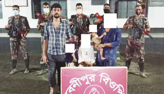 চুয়াডাঙ্গা সীমান্তে পতাকা বৈঠক, তিন শিশুসহ ফেরত ৫ চুয়াডাঙ্গা সীমান্তে পতাকা বৈঠক, তিন শিশুসহ ফেরত ৫