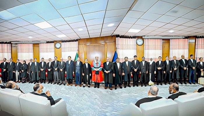 শপথ নিলেন হাইকোর্টের নতুন ২৫ বিচারপতি শপথ নিলেন হাইকোর্টের নতুন ২৫ বিচারপতি