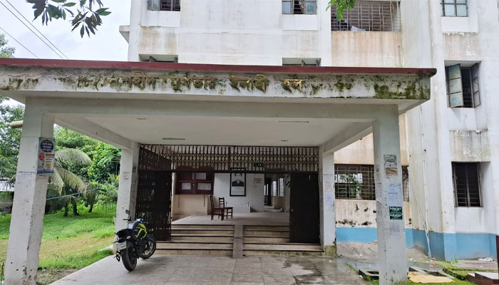 বেরোবিতে সমস্যায় জর্জরিত হল, প্রভোস্ট বললেন আমি দায়িত্বে নেই