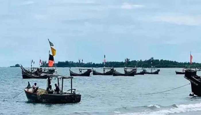 আরও ৬ জেলেকে ধরে নিয়ে গেছে আরাকান আর্মি আরও ৬ জেলেকে ধরে নিয়ে গেছে আরাকান আর্মি