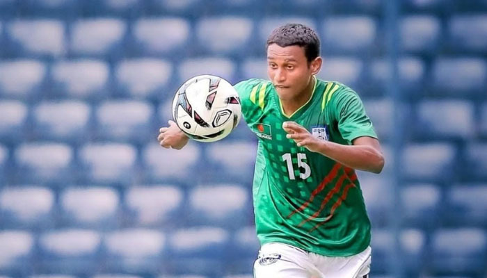 ঠাকুরগাঁওয়ে জাতীয় দলের সাবেক ফুটবলার অস্ত্র ও মাদকসহ আটক ঠাকুরগাঁওয়ে জাতীয় দলের সাবেক ফুটবলার অস্ত্র ও মাদকসহ আটক