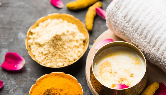 রূপচর্চায় হলুদের জাদু রূপচর্চায় হলুদের জাদু