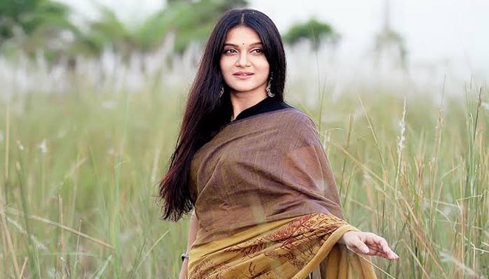 ডক্টরেট ডিগ্রি পেলেন মিথিলা ডক্টরেট ডিগ্রি পেলেন মিথিলা