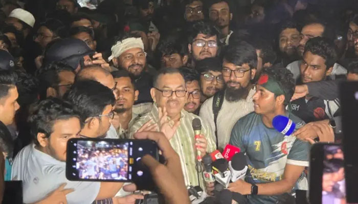 শিক্ষার্থীদের ওপর লাঠিচার্জের ঘটনায় দুঃখ প্রকাশ ডিএমপি কমিশনারের শিক্ষার্থীদের ওপর লাঠিচার্জের ঘটনায় দুঃখ প্রকাশ ডিএমপি কমিশনারের