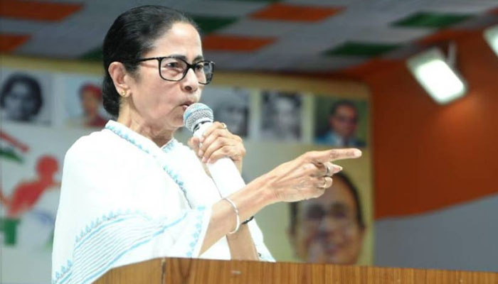 ‘বাংলাভাষীকে ‘বাংলাদেশি’ আখ্যা দিয়ে দেশছাড়া করতে দেব না’ ‘বাংলাভাষীকে ‘বাংলাদেশি’ আখ্যা দিয়ে দেশছাড়া করতে দেব না’