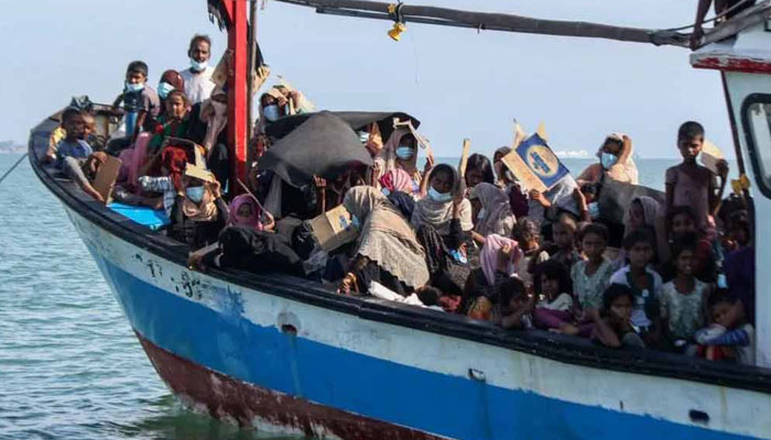 রোহিঙ্গাদের সমুদ্রে নিয়ে ফেলে দিচ্ছে ভারত রোহিঙ্গাদের সমুদ্রে নিয়ে ফেলে দিচ্ছে ভারত