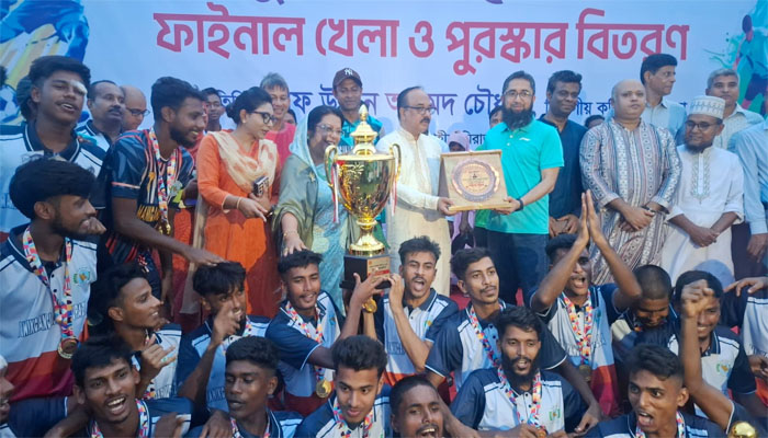 জেলা প্রশাসক কাপ ফুটবল টুর্নামেন্টে চ্যাম্পিয়ন মানিকগঞ্জ সদর জেলা প্রশাসক কাপ ফুটবল টুর্নামেন্টে চ্যাম্পিয়ন মানিকগঞ্জ সদর