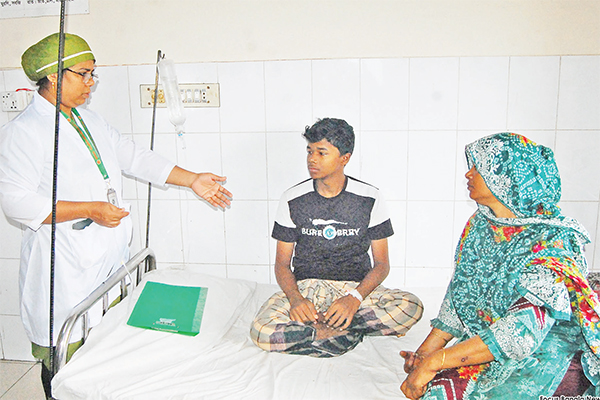 হাসপাতালে ডেঙ্গু রোগীর চাপ বাড়ছে