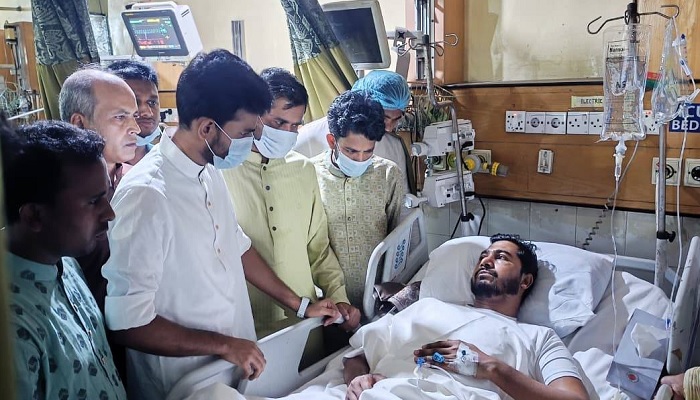 একটি পক্ষ গণ-অভ্যুত্থানের নেতাদের টার্গেট করছে: উপদেষ্টা আসিফ একটি পক্ষ গণ-অভ্যুত্থানের নেতাদের টার্গেট করছে: উপদেষ্টা আসিফ