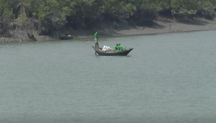 খুলেছে সুন্দরবনের দুয়ার: জলদস্যু আতঙ্কে বনজীবীরা খুলেছে সুন্দরবনের দুয়ার: জলদস্যু আতঙ্কে বনজীবীরা