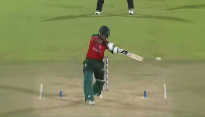 নেদারল্যান্ডসকে ১০৩ রানে গুঁড়িয়ে ব্যাটিংয়ে বাংলাদেশ নেদারল্যান্ডসকে ১০৩ রানে গুঁড়িয়ে ব্যাটিংয়ে বাংলাদেশ