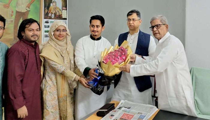 বিএনপির ৪৭তম প্রতিষ্ঠাবার্ষিকী উপলক্ষ্যে এনসিপির ফুলেল শুভেচ্ছা বিএনপির ৪৭তম প্রতিষ্ঠাবার্ষিকী উপলক্ষ্যে এনসিপির ফুলেল শুভেচ্ছা