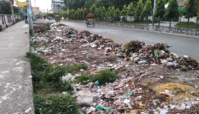 ময়লার স্তুপের দুর্গন্ধে অতিষ্ঠ রংপুর মহানগরীর লালবাগবাসী ময়লার স্তুপের দুর্গন্ধে অতিষ্ঠ রংপুর মহানগরীর লালবাগবাসী