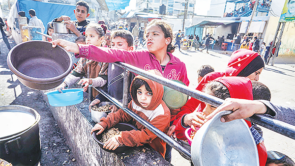 মানবিক সংকটে গাজা মানবিক সংকটে গাজা