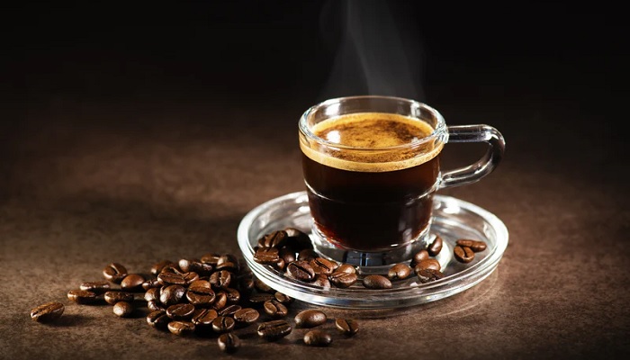 অতিরিক্ত কফি খেলে যা ঘটে অতিরিক্ত কফি খেলে যা ঘটে