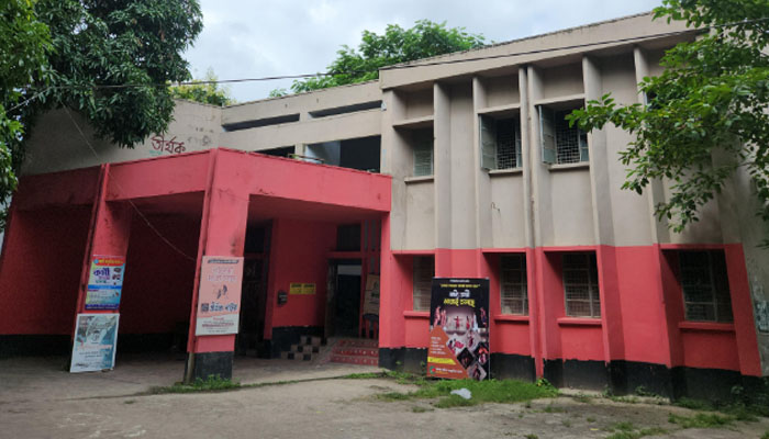 ফরম বিতরণের সময় বৃদ্ধি, ভোটার হলেন নবীন শিক্ষার্থীরা