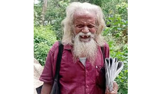 ২২ কিমি পায়ে হেঁটে পত্রিকা বিলি করেন ৮৩ বছরের রবীন্দ্র ২২ কিমি পায়ে হেঁটে পত্রিকা বিলি করেন ৮৩ বছরের রবীন্দ্র