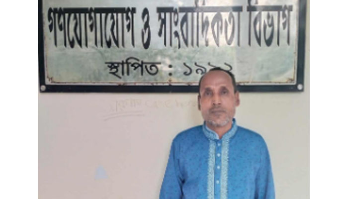 ৫১ বছর বয়সে রাকসুর প্রার্থী হলেন মোর্শেদ