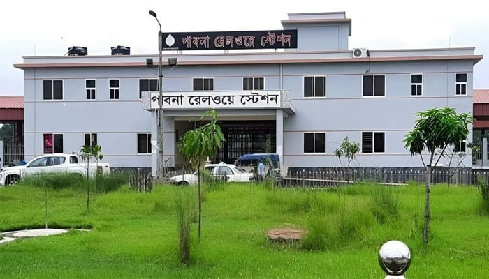 ১৭৩৭ কোটিতে নির্মিত রেলপথে একটি ট্রেন, মাসে আয় মাত্র ১৫ লাখ টাকা ১৭৩৭ কোটিতে নির্মিত রেলপথে একটি ট্রেন, মাসে আয় মাত্র ১৫ লাখ টাকা